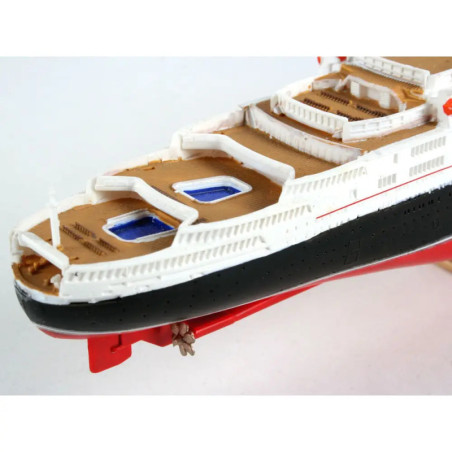 REVELL Queen Elizabeth 2