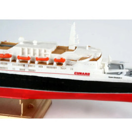 REVELL Queen Elizabeth 2