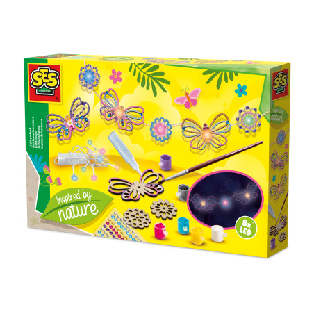 Gelbe Bastelbox mit Schmetterlings- und Blumendesigns, Farbtöpfen, LEDs und Inspired by Nature-Aufdruck.