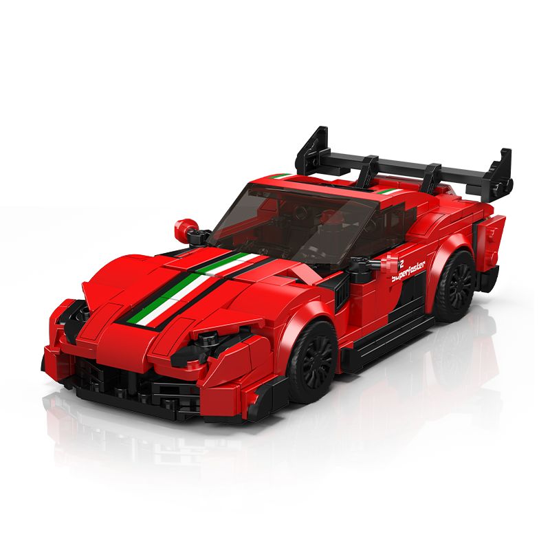 Rotes LEGO-Sportauto mit Heckspoiler sowie weißen und grünen Rennstreifen auf der Motorhaube.