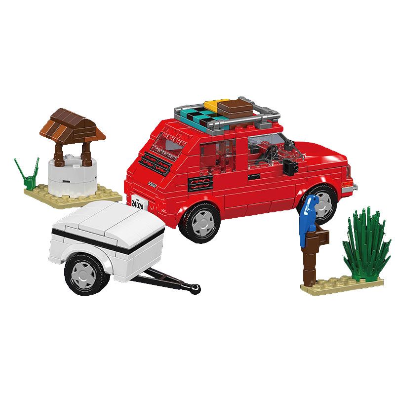 LEGO-Auto in Rot mit Dachgepäck, weißem Anhänger, einem Brunnen, Pflanzen und blauem Vogel auf einem Pfosten.