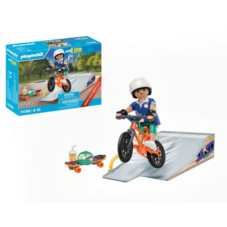 Skateboard mit Rampe
