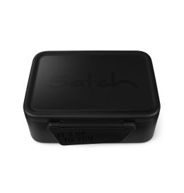 Schwarze Lunchbox, rechteckig, mit Satch-Logo auf dem Deckel und ITS UP TO YOU am Frontclip.