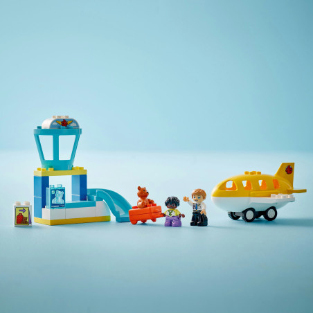 Duplo Erster Besuch im Flughafen
