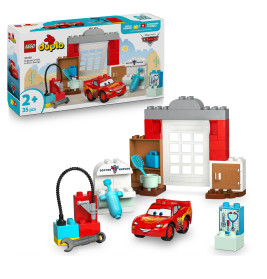 Duplo McQueens Besuch in Docs Werkstatt