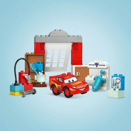 Duplo McQueens Besuch in Docs Werkstatt