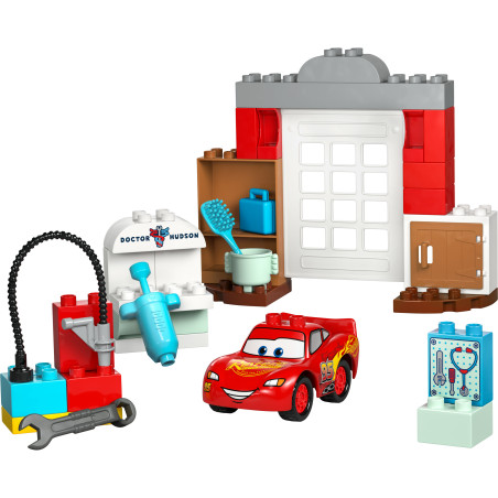 Duplo McQueens Besuch in Docs Werkstatt