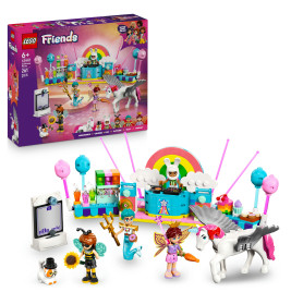 Friends Kostümparty mit Einhorn und Fee
