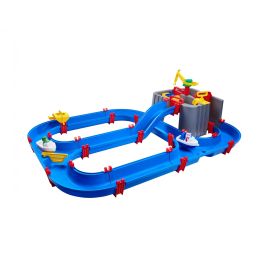 Blauer Wasser-Spielplatz aus Plastik mit Booten, Kanälen, Rampe und Kran, für Kinder geeignet.