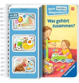 Kinder spielen auf dem Cover eines deutschen Magnetbuchs mit Tiermagneten und Spielzeug.