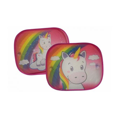 Zwei pinke Auto-Sonnenblenden mit Einhörnern, Regenbögen und Wolken auf buntem Hintergrund.