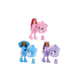 Drei Puppen in bunten Bärenkostümen mit passenden Plüschbären neben jeder Puppe.