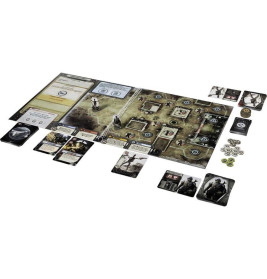 Ein Brettspiel mit Karten, Spielmarken, Charaktertafeln und einer ausgebreiteten Karte ist startklar aufgebaut.