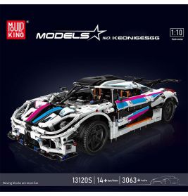 LEGO-ähnlicher Auto-Bausatz mit bunten Akzenten, beschriftet als Mould King Keonigsegg, vor dunklem Hintergrund.