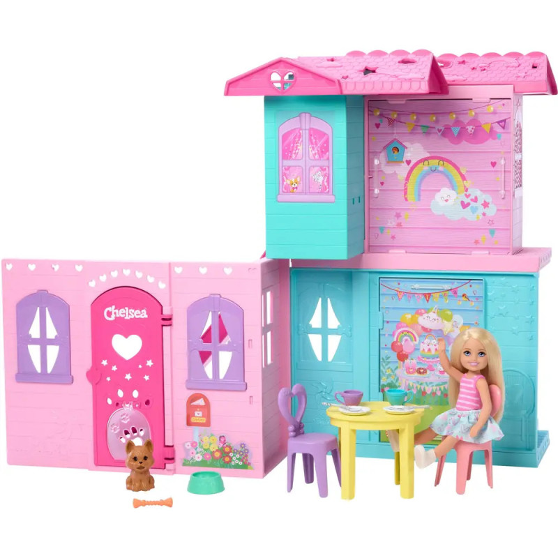Buntes Puppenhaus mit blonder Puppe, Hund, Tisch, Stühlen und Dekorationen wie Regenbögen. Buntes Puppenhaus mit blonder Puppe, Hund, Tisch, Stühlen und Dekorationen wie Regenbögen.