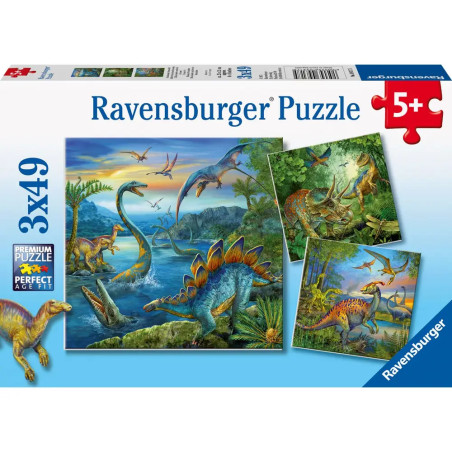 Ravensburger-Puzzle mit Dinosauriermotiven, 3 x 49 Teile, ab 5 Jahren.