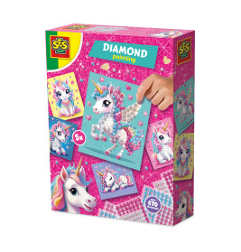 Rosa Diamond Painting Bastelset mit funkelndem Einhornmotiv und einer Hand, die ein fertiges Kunstwerk hält.