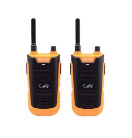 Zwei orange-schwarze Walkie-Talkies mit Antennen stehen nebeneinander auf weißem Hintergrund.