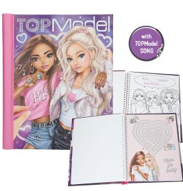 TOPModel-Buch mit gezeichneten Mädchen auf dem Cover, offenen Seiten mit Zeichnungen und einem Labyrinth innen.