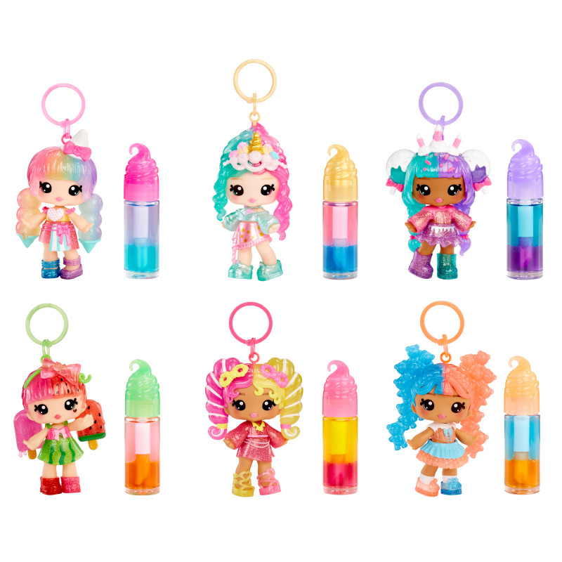 Sechs bunte Puppenschlüsselanhänger mit passenden Lipgloss-Tuben liegen auf weißem Hintergrund. Sechs bunte Puppenschlüsselanhänger mit passenden Lipgloss-Tuben liegen auf weißem Hintergrund.