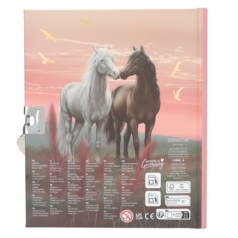 Zwei Pferde, eines weiß, eines braun, stehen vor pinkem Sonnenuntergang mit fliegenden Vögeln im Hintergrund.