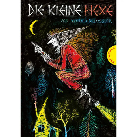 Eine Hexe in Rot fliegt nachts auf einem Besen über ein Haus. Text: Die kleine Hexe. Eine Hexe in Rot fliegt nachts auf einem Besen über ein Haus. Text: Die kleine Hexe.