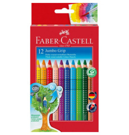 Rote Schachtel mit 12 Faber-Castell Jumbo Grip Buntstiften, vorne Baum- und Umweltsymbole.