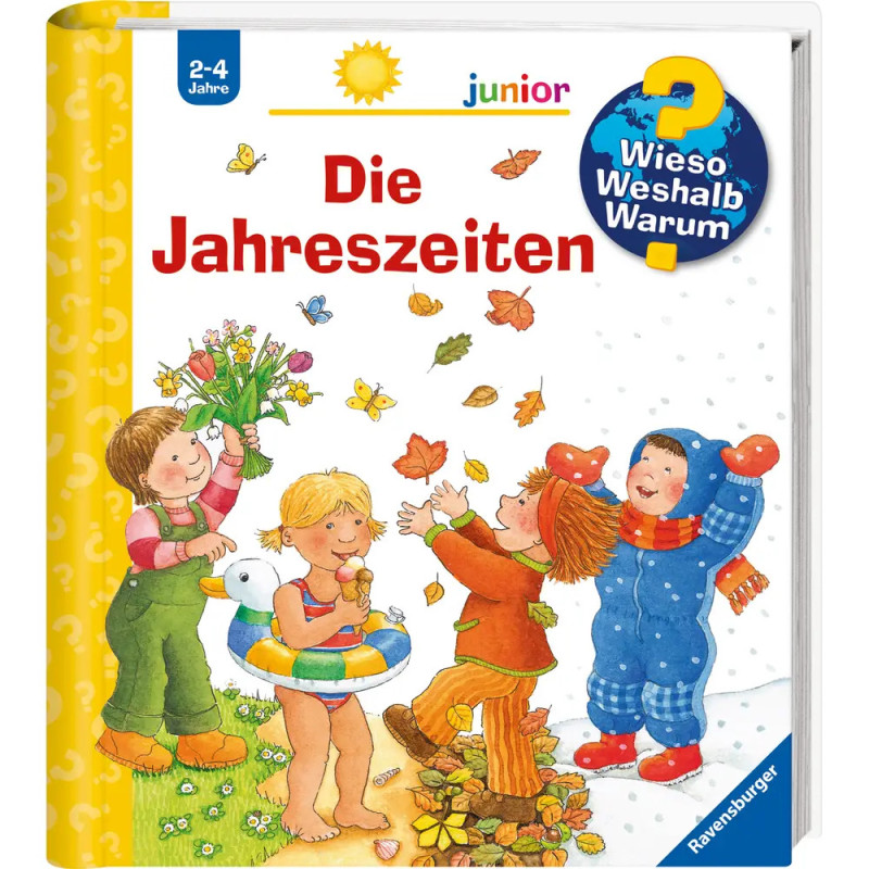 Vier Kinder in saisonaler Kleidung spielen zusammen, umgeben von Blättern, Blumen und Schnee.