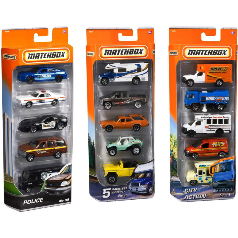 Drei Packungen Matchbox-Autos mit thematischen Fahrzeugen: Polizei, Lkw und städtische Servicewagen. Drei Packungen Matchbox-Autos mit thematischen Fahrzeugen: Polizei, Lkw und städtische Servicewagen.
