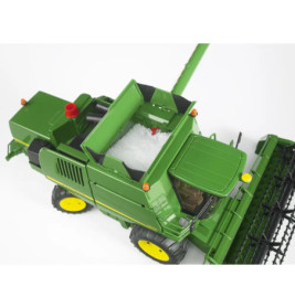 John Deere Mähdrescher T670i