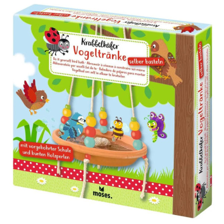 Bunte deutsche DIY-Vogeltränke-Box mit Comic-Tieren, Perlen und hängender Schale auf der Vorderseite. Bunte deutsche DIY-Vogeltränke-Box mit Comic-Tieren, Perlen und hängender Schale auf der Vorderseite.
