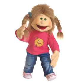 Eine Puppe mit Zöpfen, pinkem Shirt mit Comic-Gesicht, blauer Jeans und pinken Schuhen.