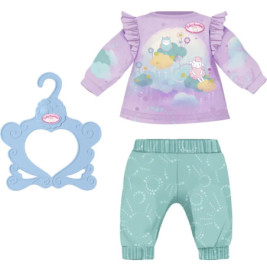 Zapf Baby Annabell Sweet Dreams Schlafanzug für 43cm Puppen mit Wolkenmuster, Rüschenärmeln und blauem Bügel.