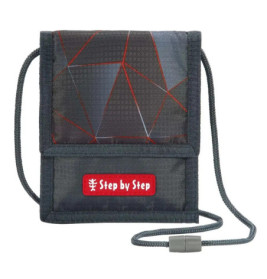 Schwarzes Portemonnaie mit geometrischem Muster, Halsband und rotem Step by Step-Label auf der Vorderseite.