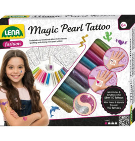 Lena Magic Pearl Tattoo-Set mit Glitzer, Schablonen und abgebildetem Mädchen mit Gesichtsstattoos.