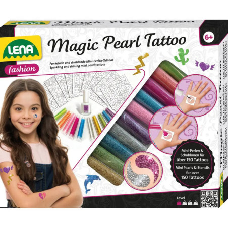 Lena Magic Pearl Tattoo-Set mit Glitzer, Schablonen und abgebildetem Mädchen mit Gesichtsstattoos. Lena Magic Pearl Tattoo-Set mit Glitzer, Schablonen und abgebildetem Mädchen mit Gesichtsstattoos.