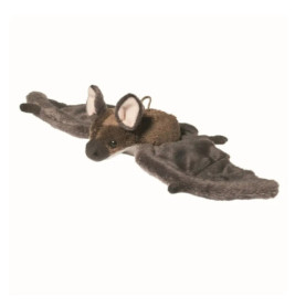 Eine Plüsch-Fledermaus mit ausgebreiteten Flügeln und großen Ohren aus weichem braun-schwarzem Stoff.