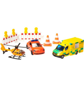 Spielzeug-Hubschrauber, Polizeiauto, Krankenwagen, Pylone und Absperrungen auf weißem Hintergrund.
