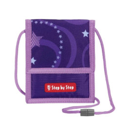 Lila Geldbörse mit Sternmustern, lila Riemen und rotem Step by Step-Label auf der Vorderseite.