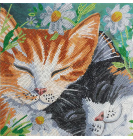 Zwei Katzen mit geschlossenen Augen kuscheln zwischen Gänseblümchen, dargestellt im Perlen-Mosaik-Stil.
