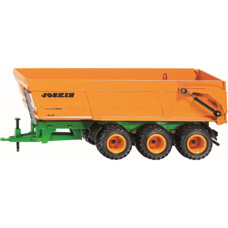 Spielzeuganhänger Joskin in Orange-Grün mit drei Achsen und sechs schwarzen Rädern, seitliche Ansicht. Spielzeuganhänger Joskin in Orange-Grün mit drei Achsen und sechs schwarzen Rädern, seitliche Ansicht.