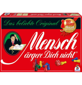 Rote Schachtel des Spiels Mensch ärgere Dich nicht mit Spielfiguren und 100-Jahre-Jubiläums-Emblem.
