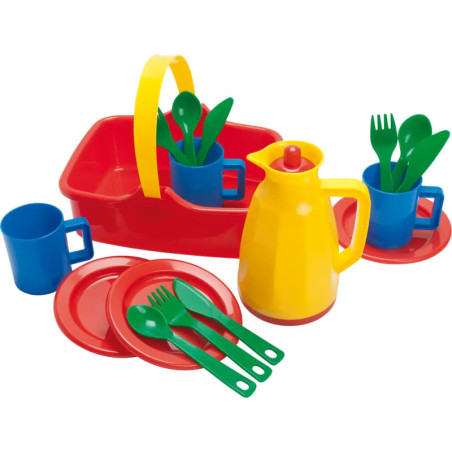Buntes Tee-Spielzeugset aus Kunststoff mit Tassen, Tellern, Besteck, Teekanne und rotem Korb.