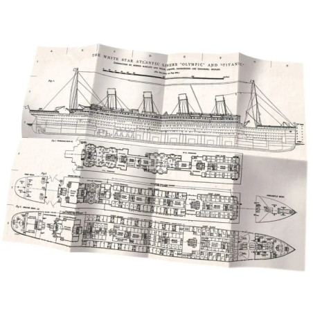 Gefalteter Bauplan mit Seiten- und Draufsicht der Olympic und Titanic von White Star Line, Schiffsteile beschriftet.