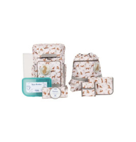 Kinderrucksack-Set mit Tiermuster: Rucksack, Taschen, Brotdose und Behälter auf weißem Hintergrund.