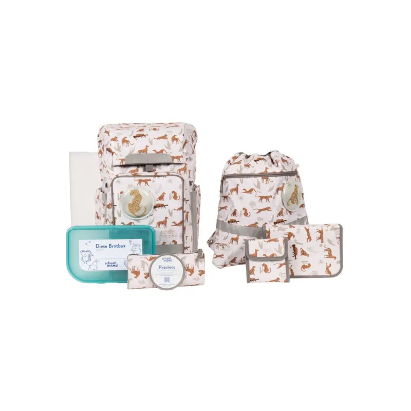 Kinderrucksack-Set mit Tiermuster: Rucksack, Taschen, Brotdose und Behälter auf weißem Hintergrund. Kinderrucksack-Set mit Tiermuster: Rucksack, Taschen, Brotdose und Behälter auf weißem Hintergrund.
