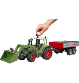 Fendt Vario 211 mit Frontlader und Bordwandanhänger