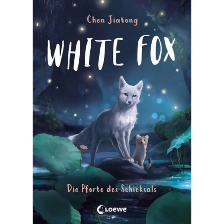 Buchcover von White Fox von Chen Jiatong: Ein weißer Fuchs und ein kleines Tier an einem nächtlichen Teich.