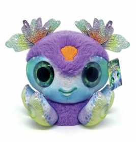 Stofftier mit großen Augen, violettem Fell, glitzernden Flügeln und gelber Schale auf der Stirn.