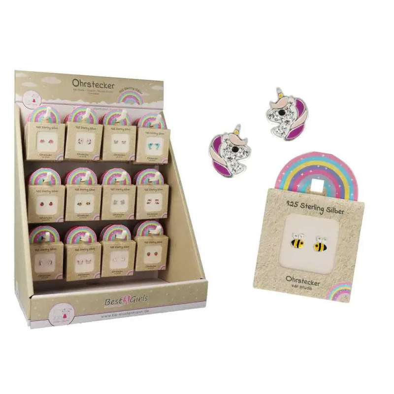 Mädchenohrringe mit Einhorn- und Bienenmotiven, präsentiert auf einem bunten Ständer.